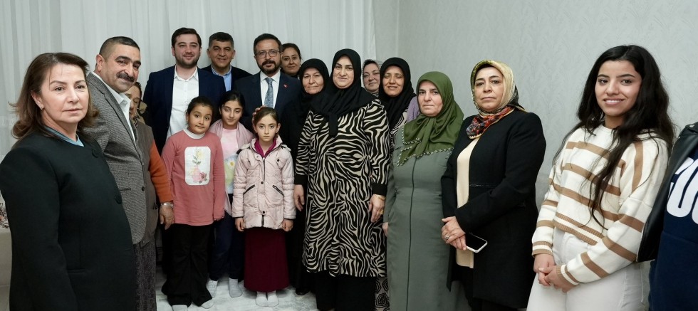 FADILOĞLU’NUN ZİYARETLERİ, MİTİNG HAVASINDA GERÇEKLEŞİYOR