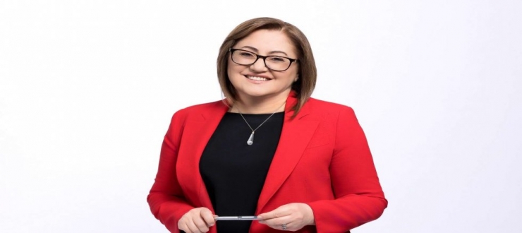 Fatma Şahin çok çocuklu aileleri evlendiriyor 