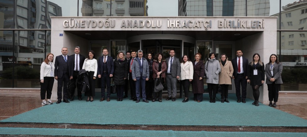 GAİB’de Ticaret Müşavirleriyle Yoğun Katılımlı Buluşma