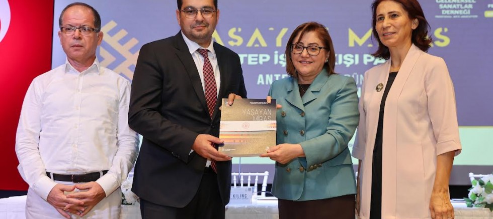  GASTROANTEP KAPSAMINDA ANTEP İŞİ’NİN DÜNÜ, BUGÜNÜ VE YARINI” KONULU PANEL DÜZENLENDİ