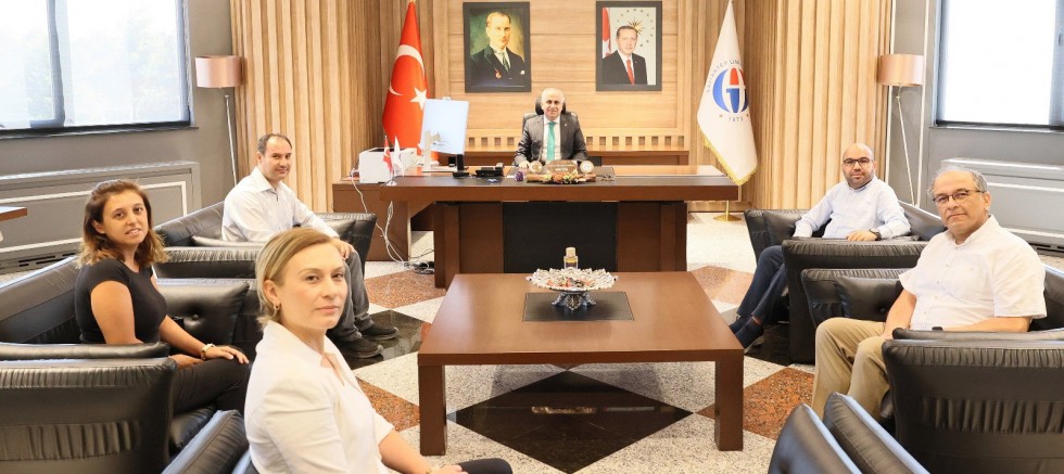 GAÜN BİLGİSAYAR MÜHENDİSLİĞİ ÖĞRETİM ÜYELERİNDEN REKTÖR DOĞAN’A ZİYARET