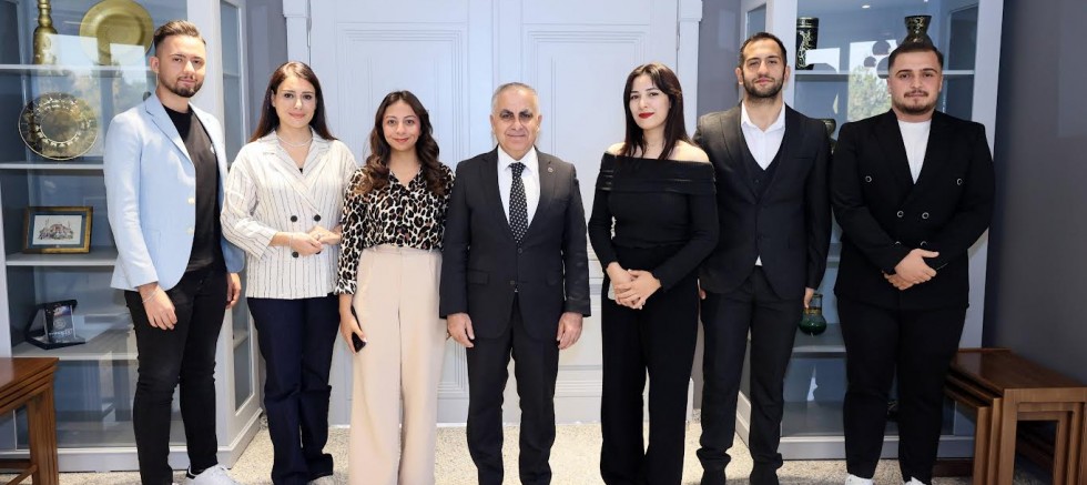 GAÜN’DE 6 ŞUBAT DEPREMLERİNE DAİR BİLİMSEL DERLEME ÇALIŞMASI REKTÖRE TAKDİM EDİLDİ