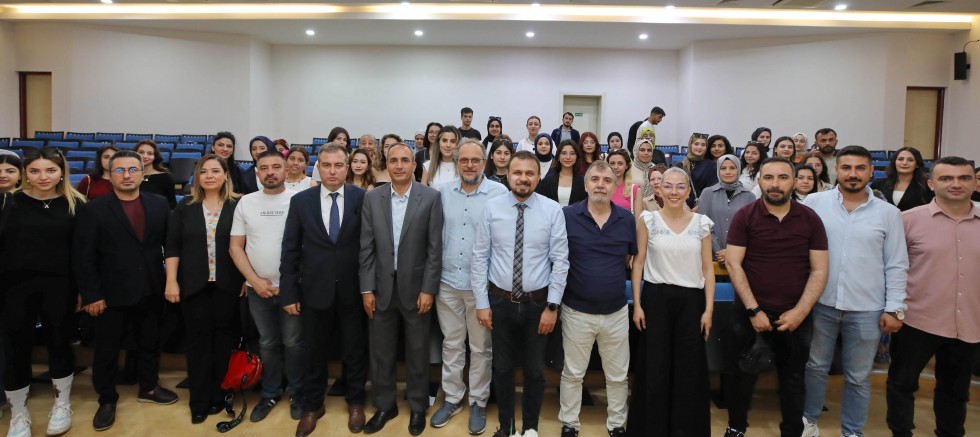 GAÜN’DE “AJANS HABERCİLİĞİ” ETKİNLİĞİ DÜZENLENDİ