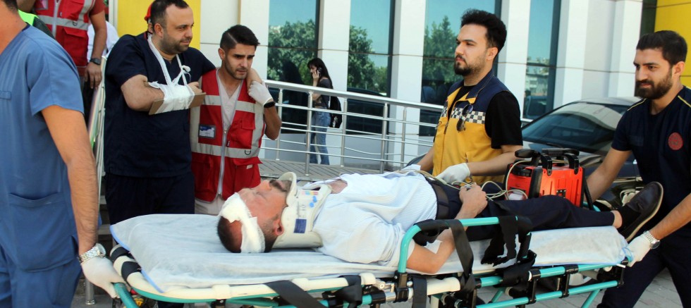 GAÜN DİŞ HEKİMLİĞİ FAKÜLTESİ HASTANESİ’NDE GERÇEĞİNİ ARATMAYAN DEPREM TATBİKATI