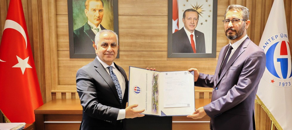 GAÜN EĞİTİM FAKÜLTESİ DEKANI PROF. DR. BAYRAM ÇETİN REKTÖR YARDIMCILIĞINA ATANDI