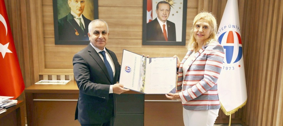 GAÜN HUKUK FAKÜLTESİ DEKANLIĞINA YENİ ATAMA YAPILDI