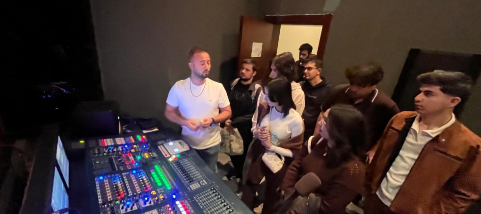 GAÜN RADYO VE TELEVİZYON TEKNOLOJİSİ ÖĞRENCİLERİNDEN UYGULAMALI SES SİSTEMİ GEZİSİ