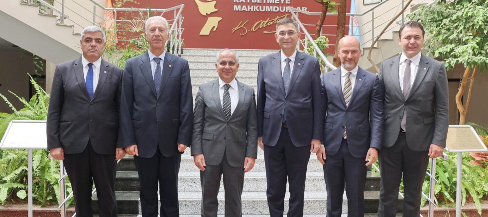 GAÜN REKTÖRÜ DOĞAN’A GSO YÖNETİM KURULU’NDAN ZİYARET