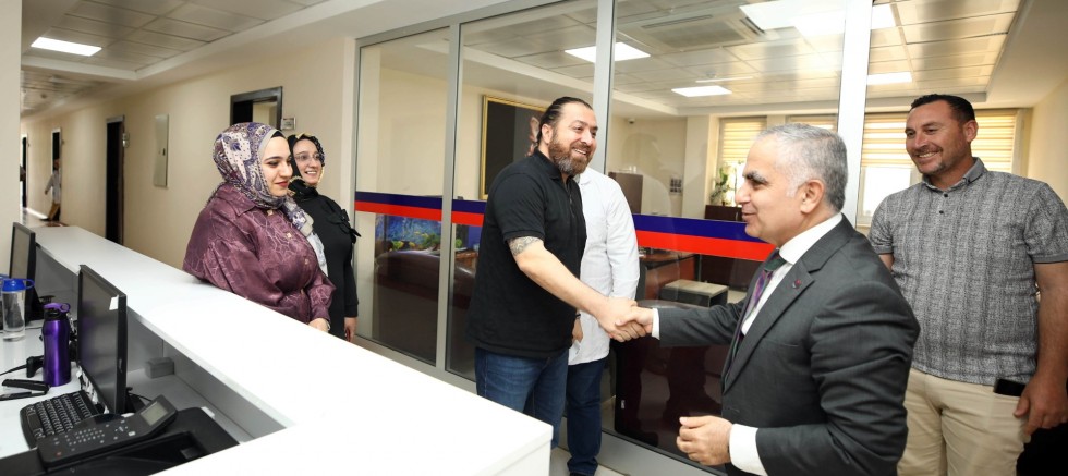 GAÜN Rektörü Doğan, Kök Hücre ve Hücre Merkezi’nde İncelewmwlerde Bulundu