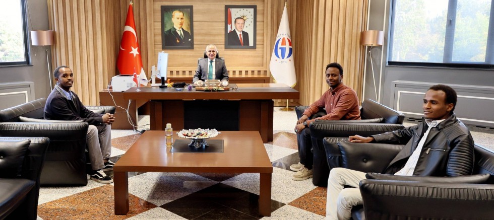 GAÜN REKTÖRÜ PROF. DR. DOĞAN ULUSLARARASI ÖĞRENCİLERLE BULUŞTU