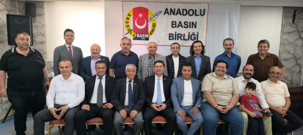 “Gazeteci, meslektaşını tehdit etmez”