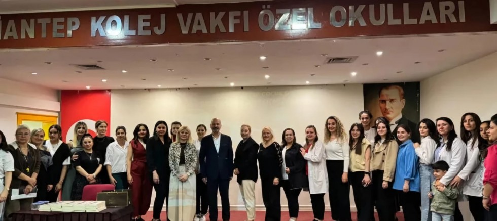 Gazeteci-Yazar Ali Atalar, GKV’de minik hayranları ile buluştu