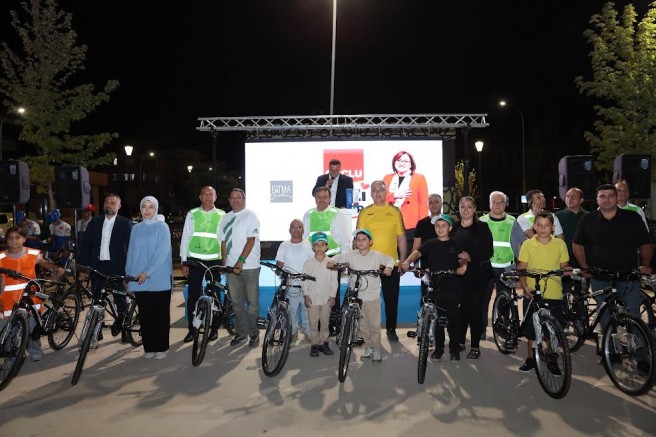  GAZİ ŞEHİRLİLER ARABASIZ GÜNDE KORTEJLE YÜRÜDÜ