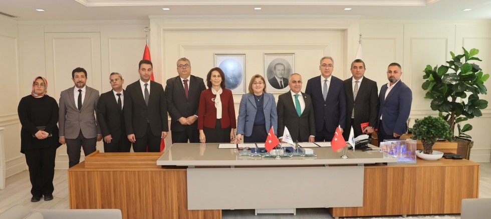 GAZİANTEP BÜYÜKŞEHİR AKADEMİK TECRÜBEDEN YARARLANMAYI SÜRDÜRÜYOR