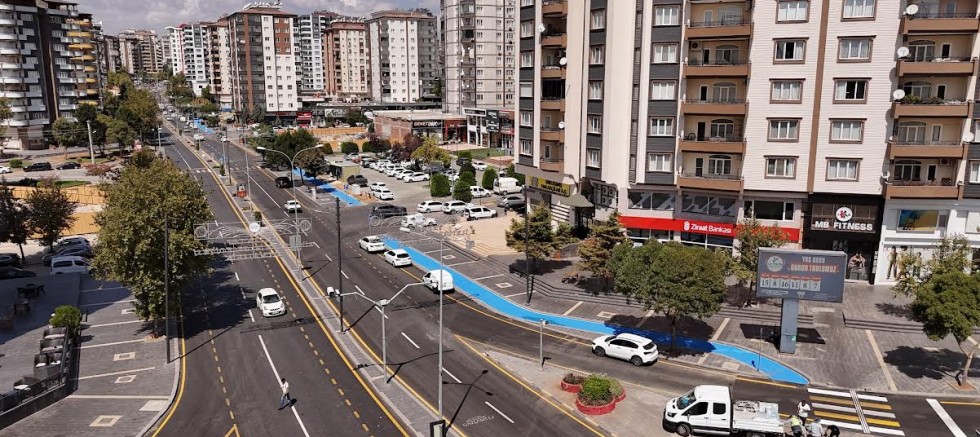 GAZİANTEP BÜYÜKŞEHİR’DEN ŞEHİR MERKEZİNE VE KIRSALA ASFALT HAMLESİ!