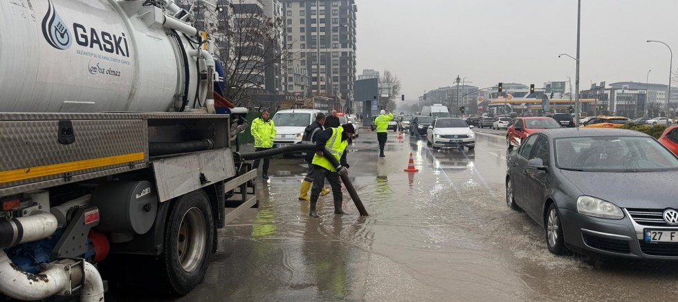 GAZİANTEP BÜYÜKŞEHİR, SAĞANAK YAĞIŞTA TAM KADRO SAHADA!