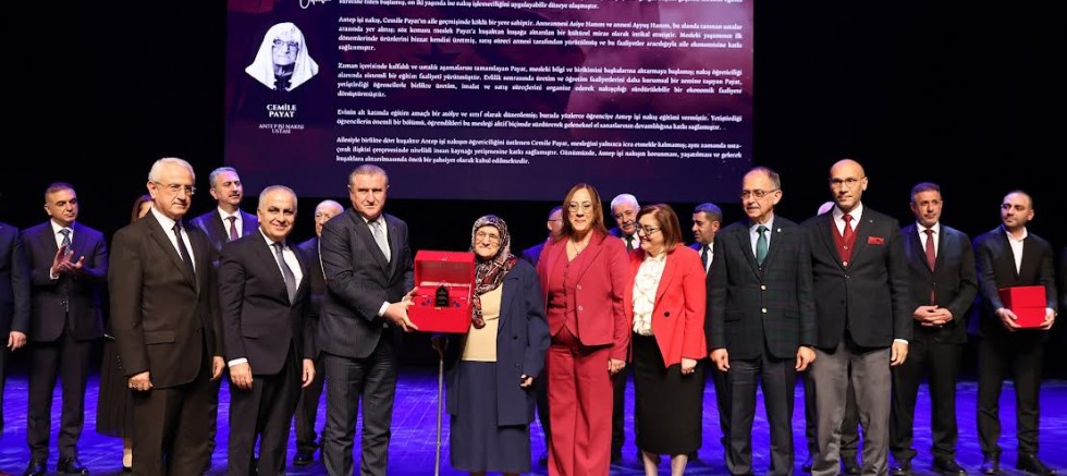 GAZİANTEP’E DEĞER KATANLAR ÖDÜLLENDİRİLDİ