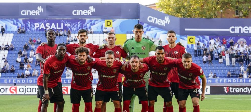 Gaziantep FK, 13 futbolcu transfer etti, 20 futbolcuyla yollarını ayırdı