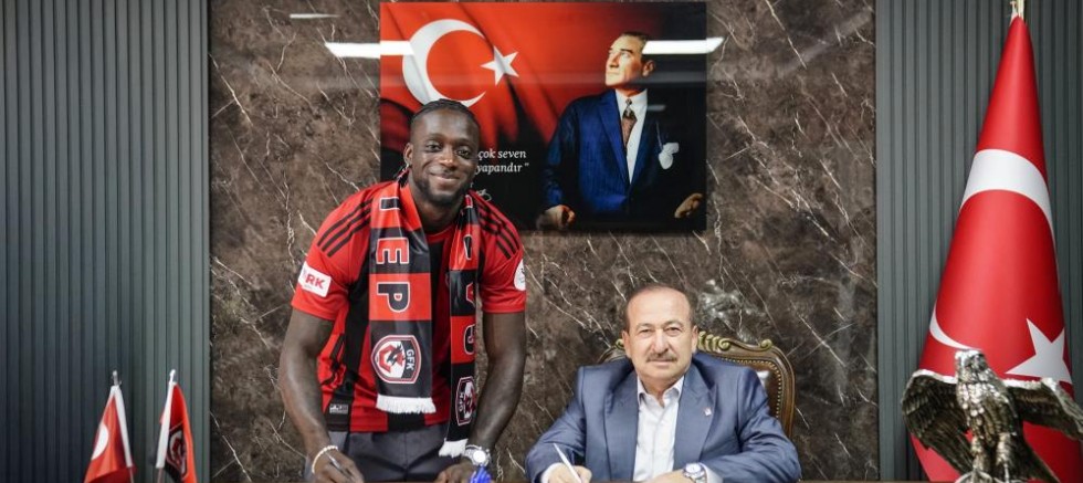Gaziantep FK'nın dev oyuncusu Leo Abena Gaziantep'te