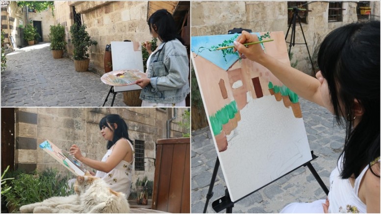 Gaziantep'in tarihi sokaklarını tuvaline yansıtıyor