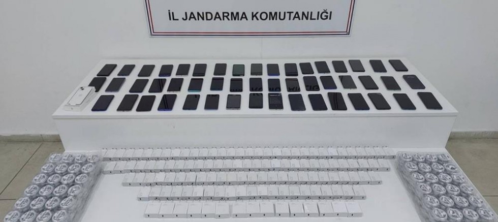 Gaziantep'te 1,3 milyon TL değerinde kaçak telefon ele geçirildi