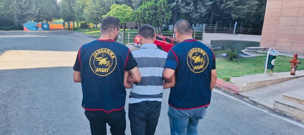 Gaziantep'te 18 Yıl 6 Ay Hapis Cezası Bulunan Hükümlü Jandarma Operasyonuyla Yakalandı