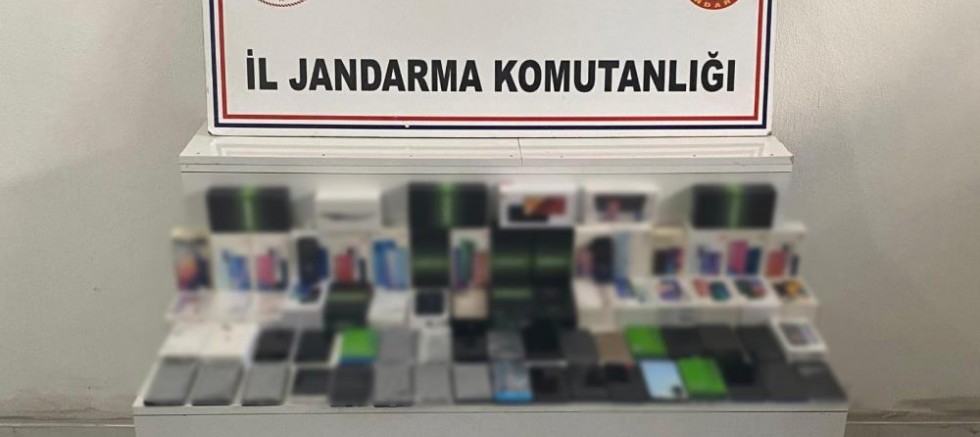 Gaziantep'te 2 milyon TL değerinde kaçak telefon ele geçirildi