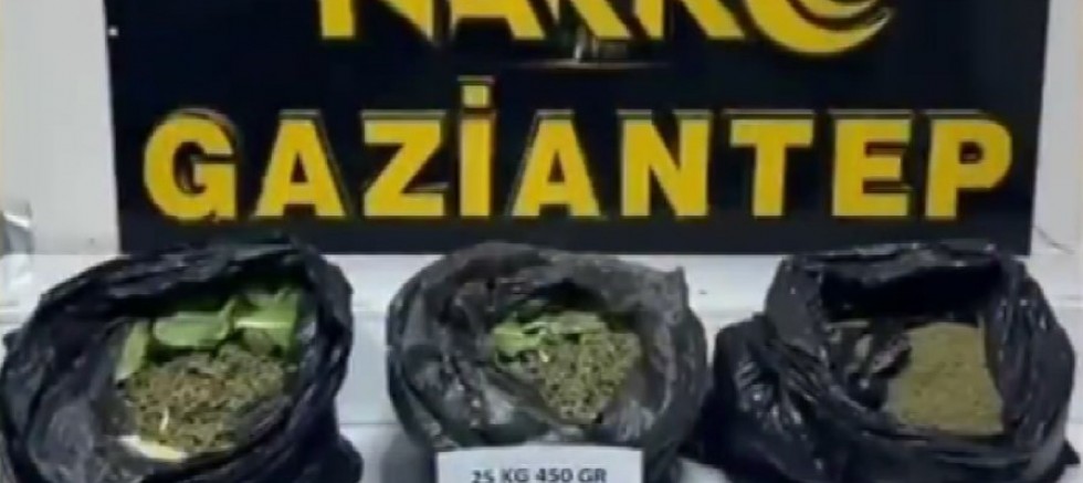 Gaziantep'te 22 kilo skunk ile çok sayıda silah ele geçirildi: 7 gözaltı
