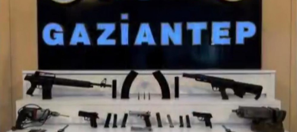 Gaziantep'te 3 tabanca ile 2 adet otomatik av tüfeği ele geçirildi: 1 gözaltı