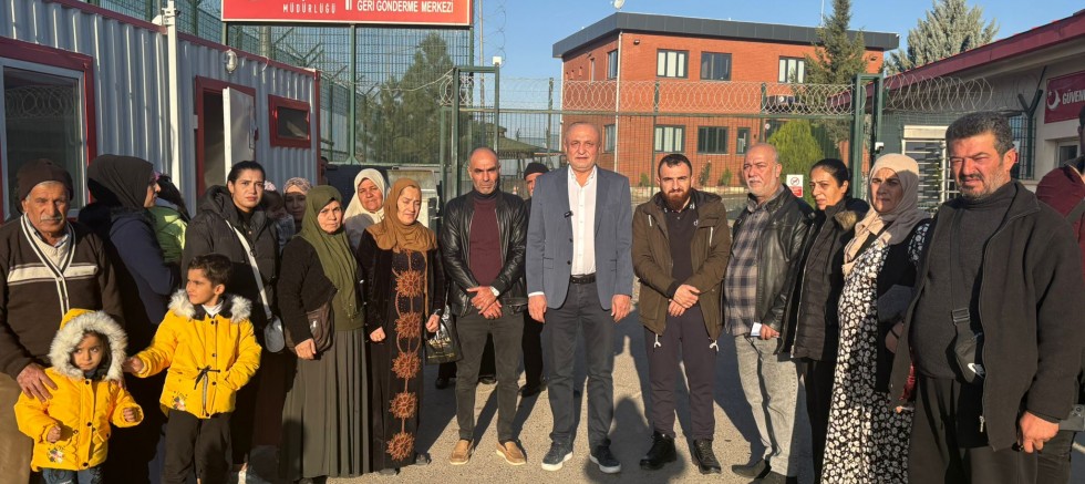 Gaziantep’te 56 Kişinin Rahatsızlandığı Olay: CHP’li Melih Meriç Geri Gönderme Merkezi’nde İncelemelerde Bulundu