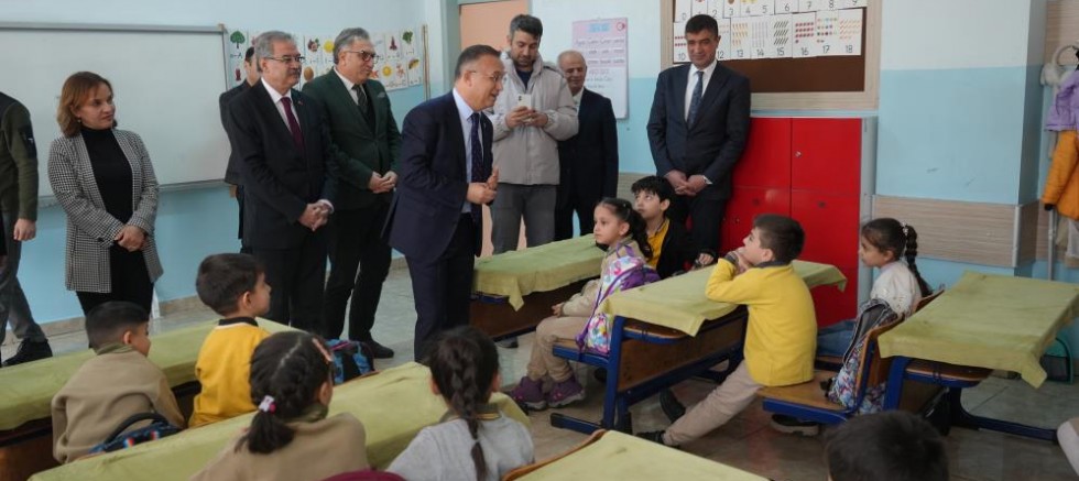 Gaziantep'te 690 bin öğrenci karne heyecanı yaşadı