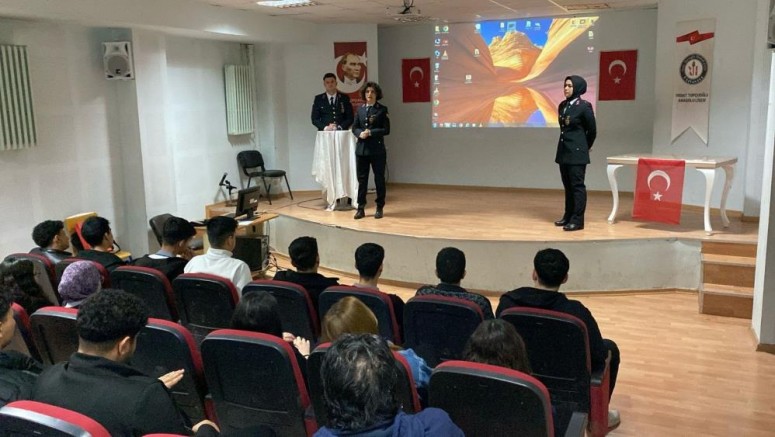 Gaziantep'te 850 lise öğrencisine jandarma mesleği tanıtıldı