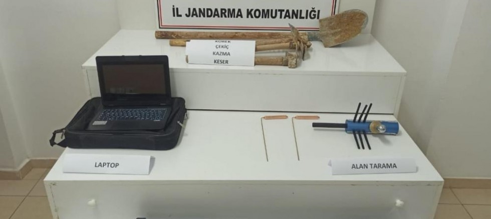 Gaziantep'te define bulmak amacıyla kaçak kazı yapan 9 şahıs suçüstü yakalandı