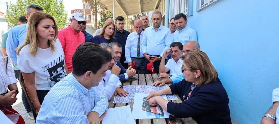 GAZİANTEP’TE DEZAVANTAJLI MAHALLELERE OKUL, SAĞLIK VE ALTYAPI YATIRIMI