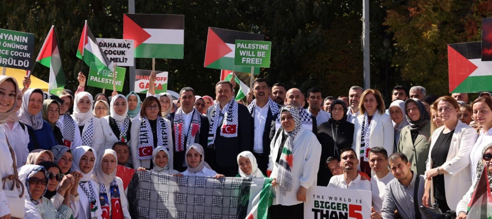 GAZİANTEP’TE “GAZZE İÇİN SESSİZ ÇIĞLIK” MEYDANLARDA YANKILANDI