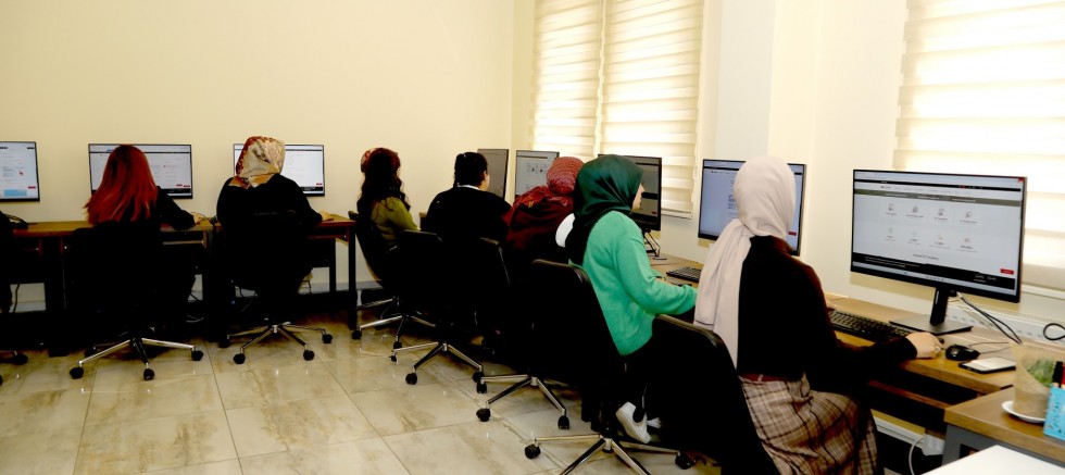 GAZİANTEP’TE GENÇLERE KÜRESEL TEKNOLOJİ EĞİTİMİ