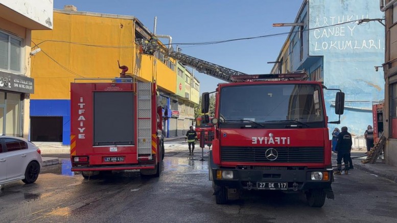 Gaziantep'te gıda işletmesindeki yangın söndürüldü