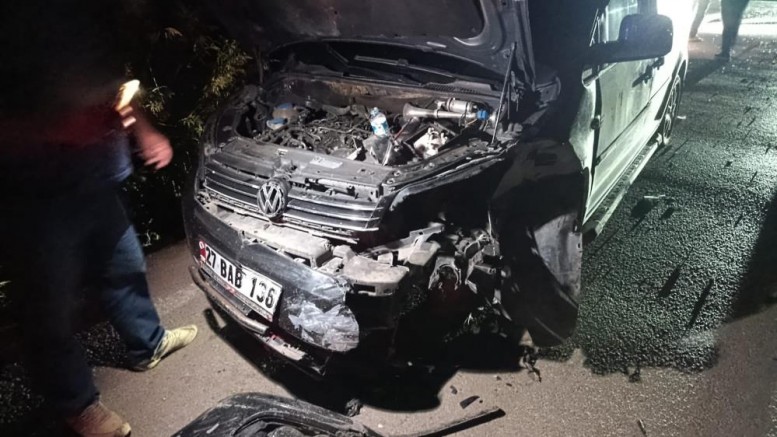 Gaziantep'te hafif ticari araç ile otomobil çarpıştı: 1 ağır yaralı