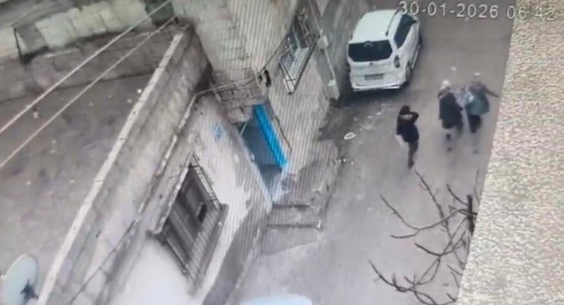 Gaziantep'te içerisinde 2,7 milyon TL bulunan kasanın çalınma anı kamerada