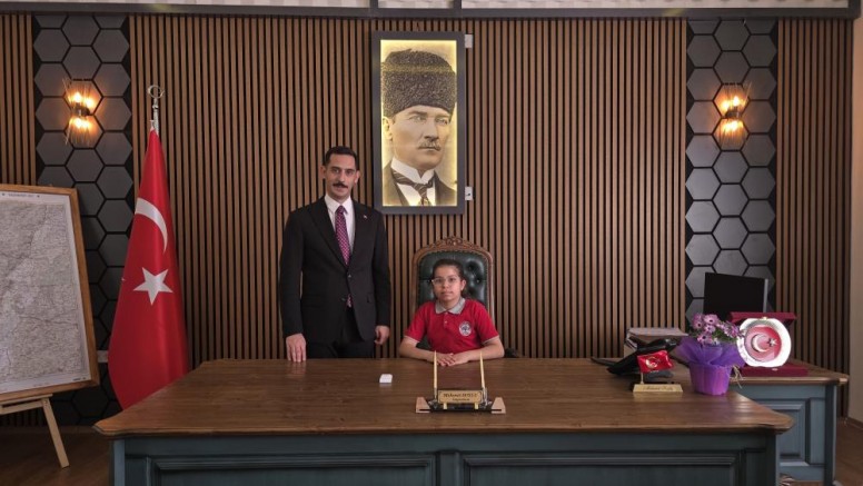 Gaziantep'te ilkokul öğrencisi 23 Nisan için kaymakam oldu