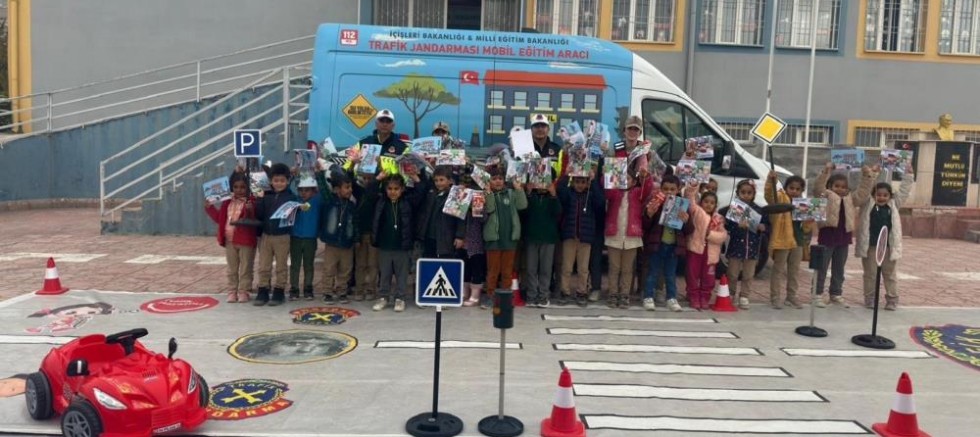 Gaziantep'te jandarmadan 126 öğrenciye trafik eğitimi