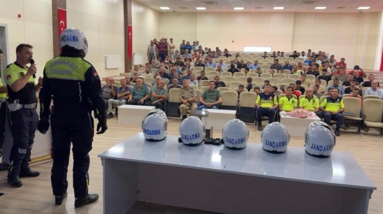 Gaziantep'te jandarmadan 150 motosiklet sürücüsüne güvenli sürüş eğitimi