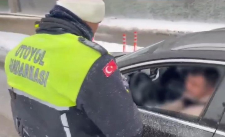 Gaziantep'te jandarmadan 2 bin 60 personelle yılbaşı ve kar yağışı tedbiri