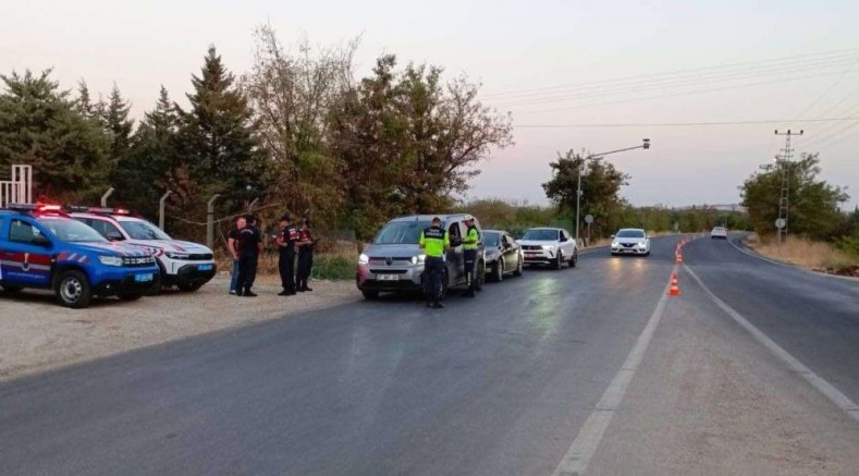 Gaziantep'te jandarmadan şok huzur-güven uygulaması: Aranan 36 şahıs yakalandı