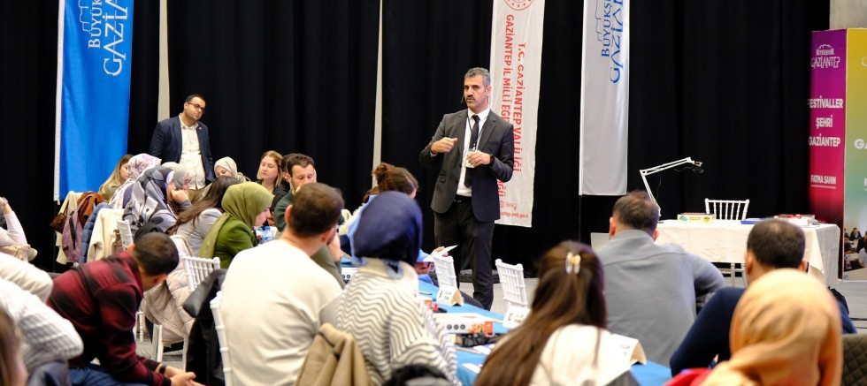  GAZİANTEP’TE ÖĞRETMENLERE AKIL VE ZEKA OYUNLARI EĞİTİMİ