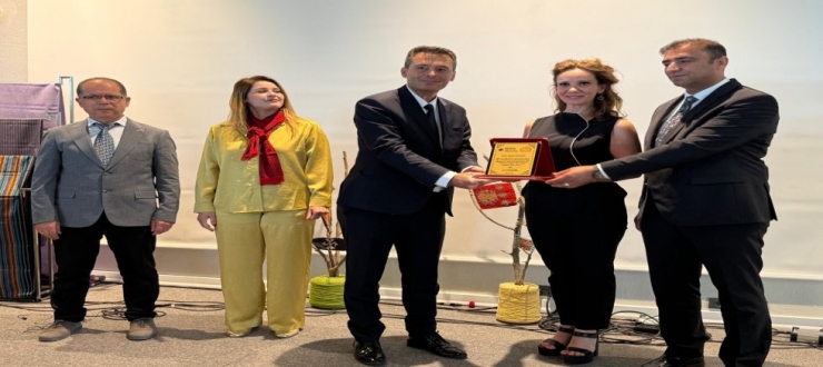 GAZİANTEP'TE ÖĞRETMENLERİN SERTİFİKA ALDIĞI TÖRENDE KÜLTÜR MİRASI KUTNU TANITILDI