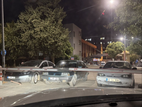 Gaziantep'te otoparkta rehin kaldılar