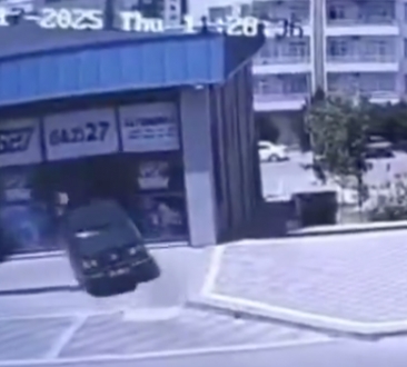 Gaziantep’te Panik Anları: Fren Yerine Gaza Basan Sürücü İşyerine Daldı!