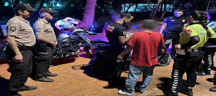 Gaziantep’te Park Denetimlerinde 17 Aranan Şahıs Yakalandı: 2 Milyon Liranın Üzerinde Ceza Kesildi