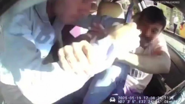 Gaziantep'te taksiciye bıçaklı saldırı: O anlar kamerada